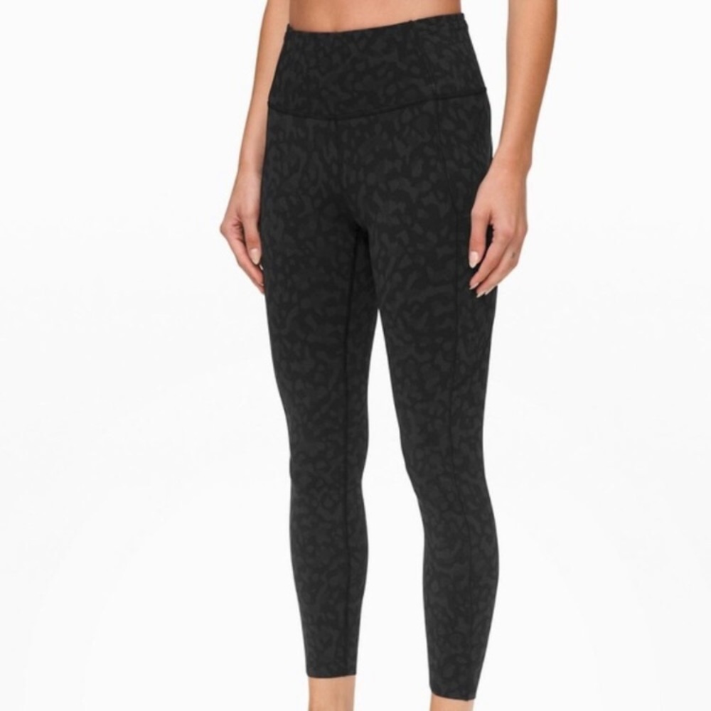 NWT Lulu Fast and Free tight 25” Formation Camo
